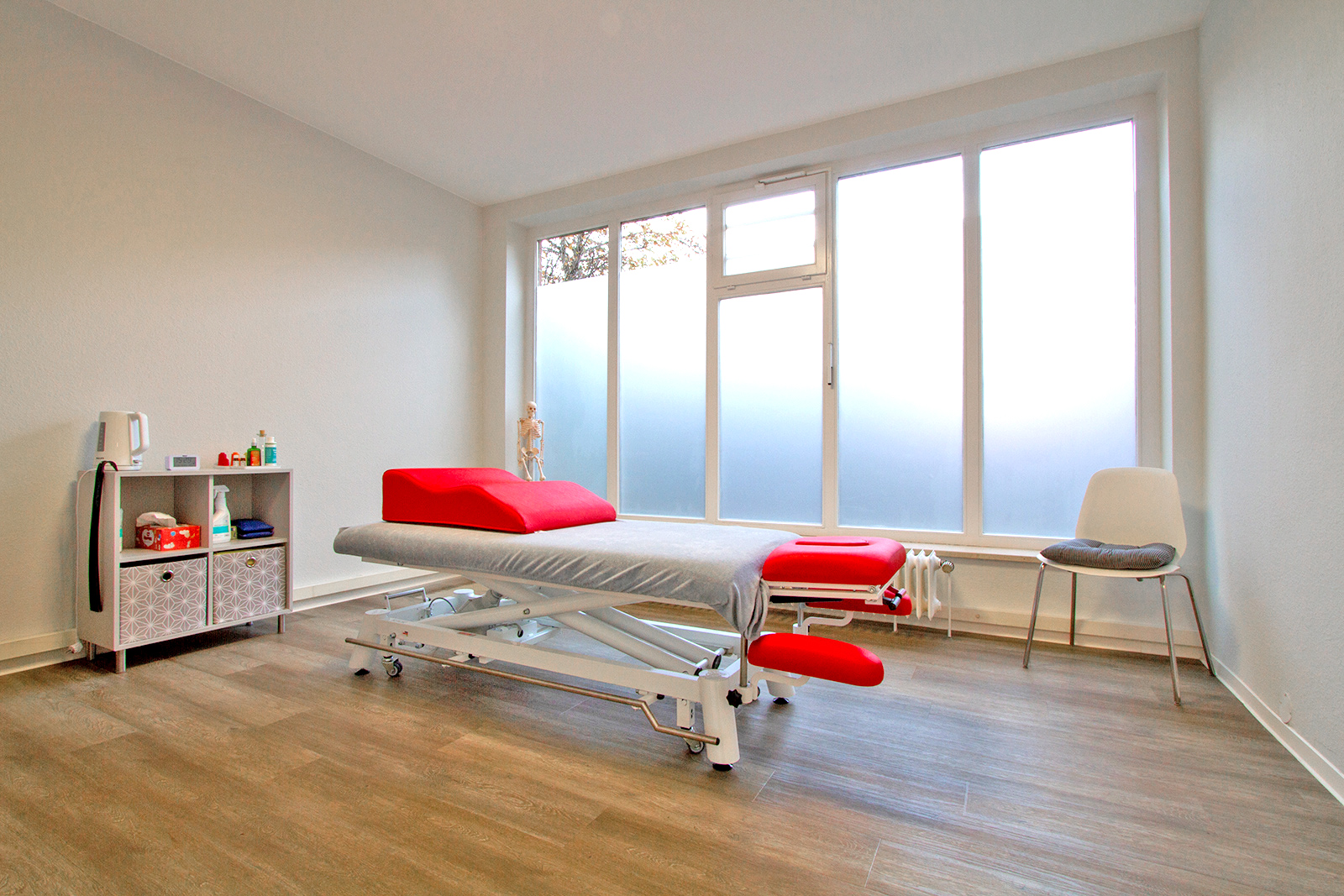 Physiotherapie Praxis Behandlungsraum Ansicht 1